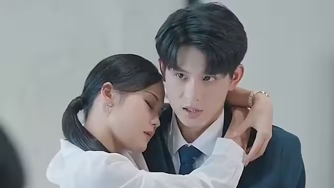 重生后，虐文霸總拿了寵妻劇本(全集)